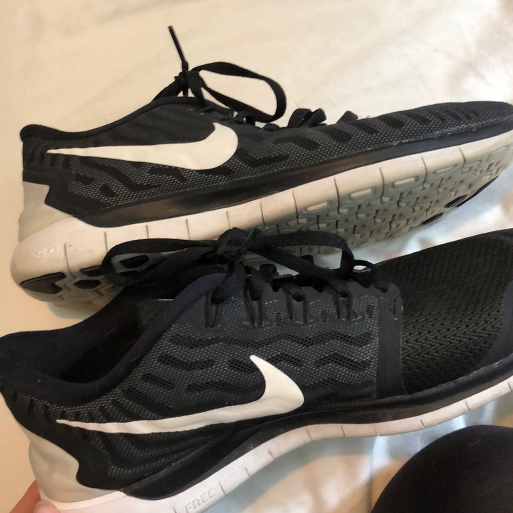 Nike F͏r͏e͏e Runs